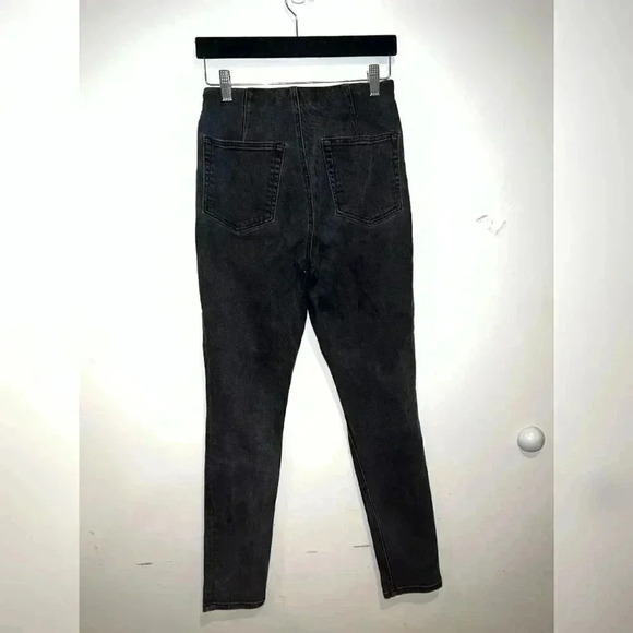 Reformation Black Stone Washed Niki Jeans in Argentina - Picture 5 of 10